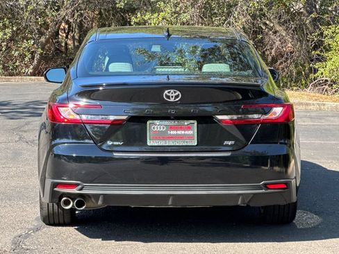 Used 2025 Toyota Camry SE w/ Convenience Package FWD image 6