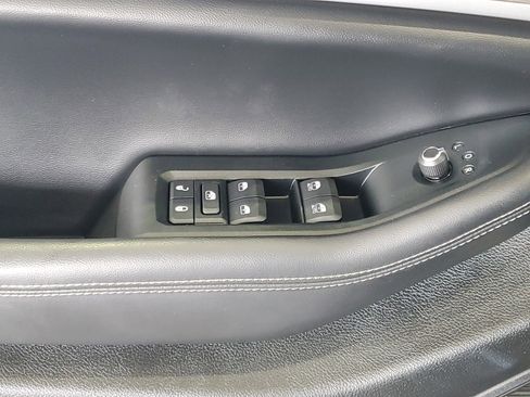 Used 2024 Jeep Grand Cherokee L Limited w/ Luxury Tech Group II image 15