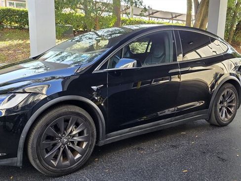 Used 2018 Tesla Model X 100D image 1