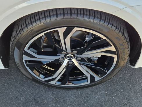 Used 2023 Volvo S60 B5 Plus w/ Climate Package FWD image 9