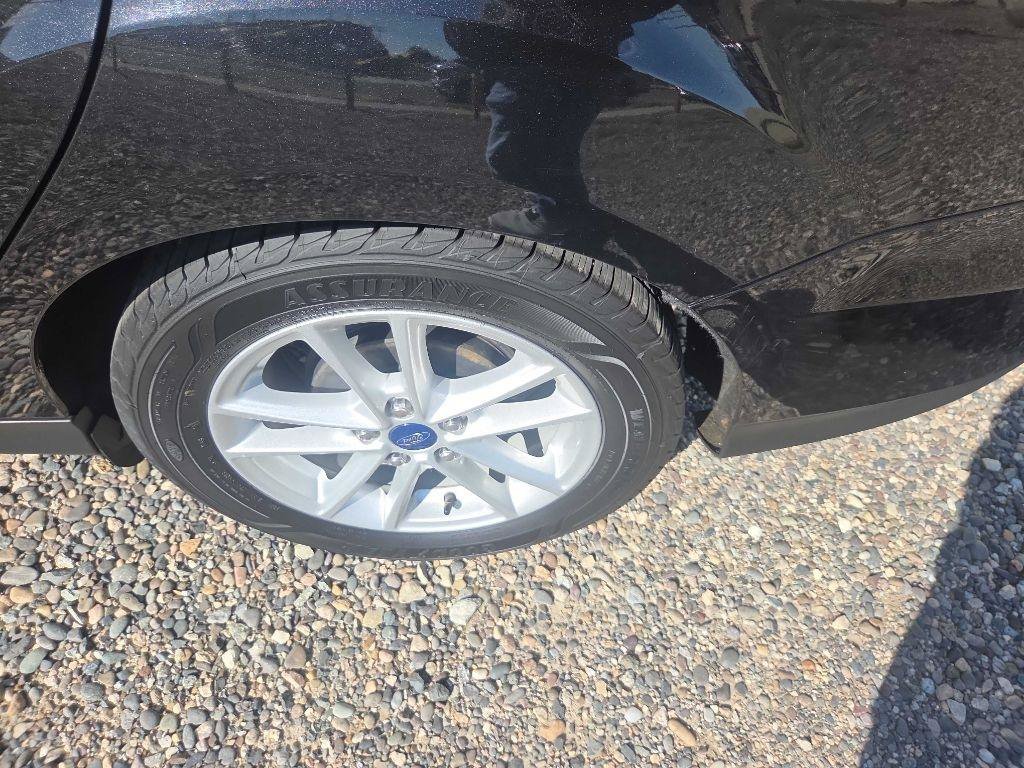 Used 2015 Ford Focus SE FWD image 21