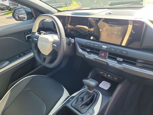 New 2026 Kia K4 GT-Line w/ GT-Line Premium Package FWD image 8