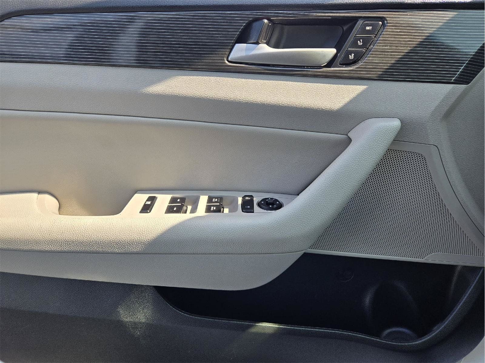 Used 2018 Hyundai Sonata Limited FWD image 20