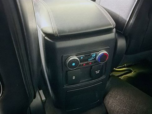 Used 2022 Ford Explorer Limited w/ Equipment Group 301A image 28