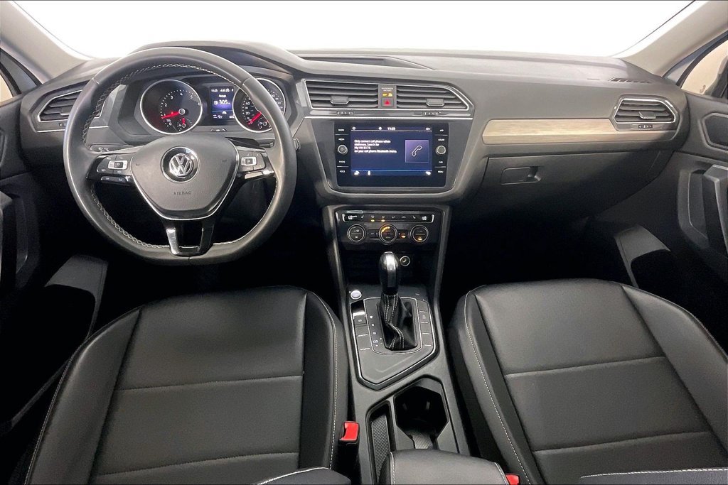 Used 2021 Volkswagen Tiguan SE w/ Panoramic Sunroof Package FWD image 17