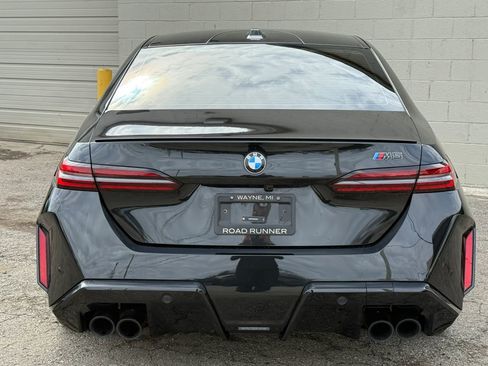 Used 2025 BMW M5 Sedan 4D w/ Executive Package image 17