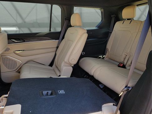 New 2025 Jeep Grand Cherokee L Limited w/ Trailer Tow Package image 8