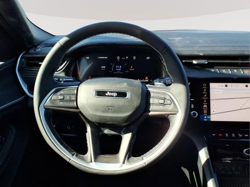 New 2026 Jeep Grand Cherokee Altitude image 10