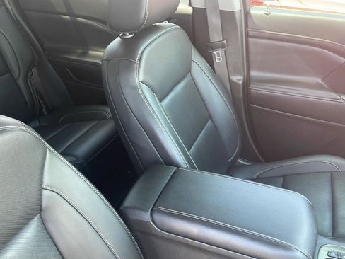 Used 2021 GMC Acadia SLT w/ Elevation Edition FWD image 10
