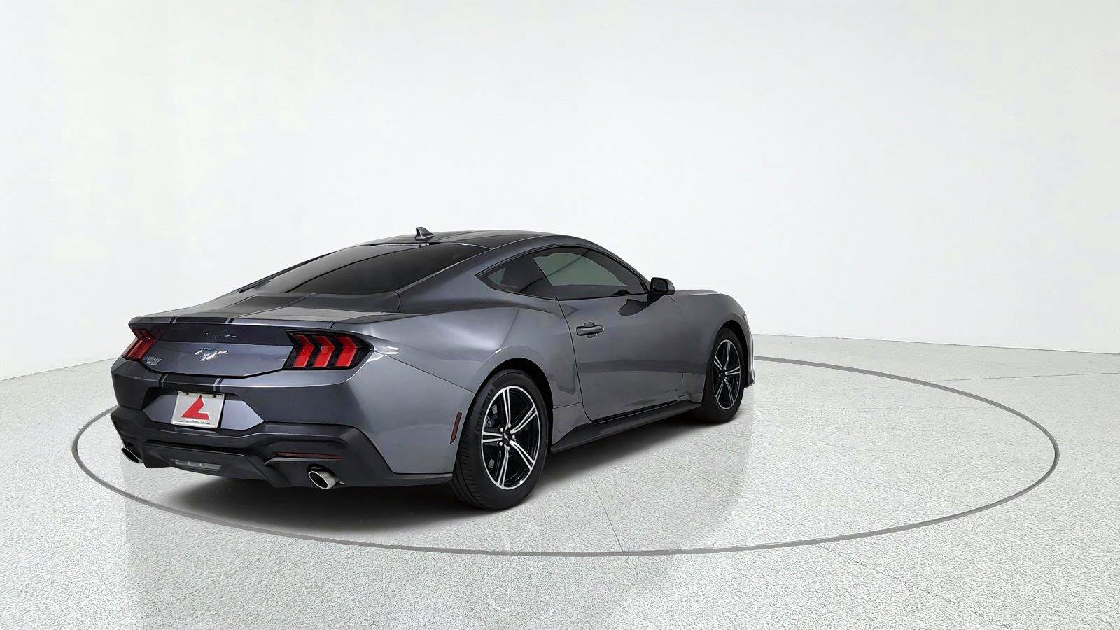 Used 2025 Ford Mustang Coupe RWD image 6