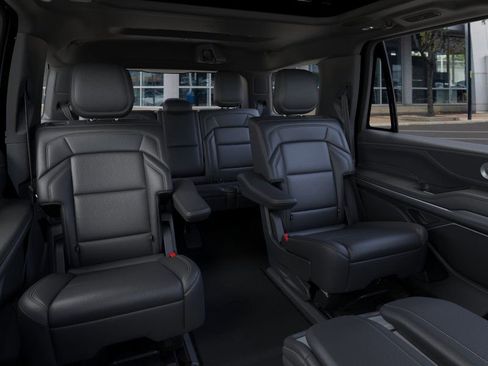 New 2026 Lincoln Navigator Reserve w/ Jet Appearance Package image 11