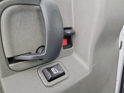 Used 2018 GMC Savana 2500 w/ Driver Convenience Package image 14