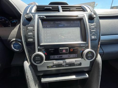 Used 2014 Toyota Camry SE w/ Moonroof Package FWD image 14
