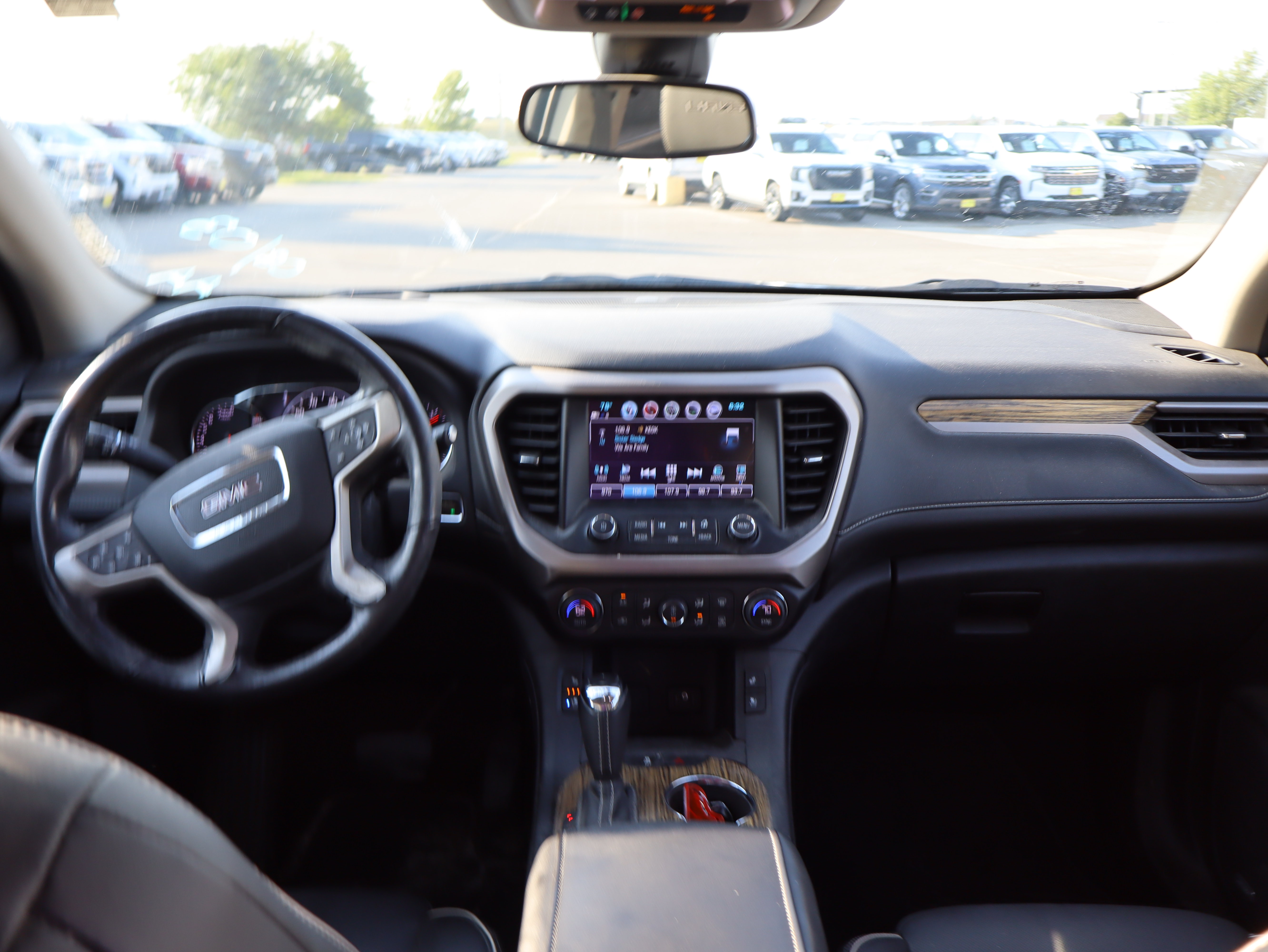 Used 2019 GMC Acadia Denali w/ Technology Package AWD/4WD image 10