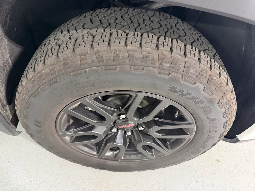 Used 2026 GMC Sierra 1500 Elevation w/ Elevation Select Package AWD/4WD image 8