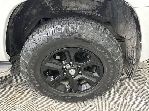 Used 2018 Toyota 4Runner SR5 AWD/4WD image 20