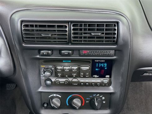 Used 2002 Chevrolet Camaro Z28 w/ SS Performance/Appearance Pkg image 13