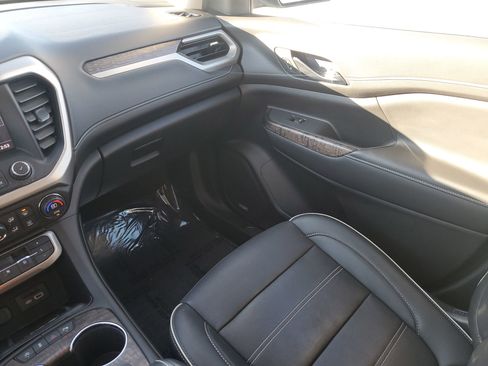 Used 2021 GMC Acadia Denali w/ Denali Technology Package image 11