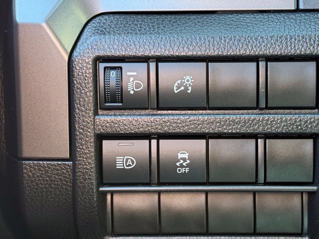 Used 2025 Toyota Tacoma SR5 AWD/4WD image 23