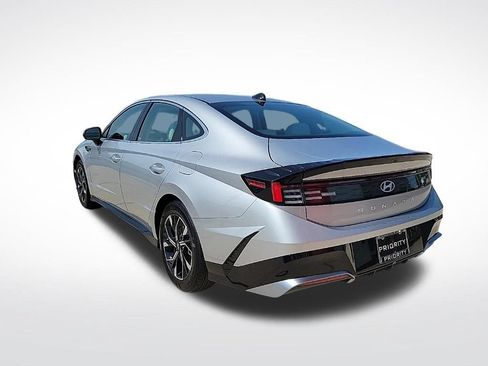Used 2025 Hyundai Sonata SEL FWD image 3