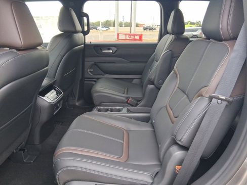New 2026 Nissan Armada SL w/ Captain's Chari Seat Package image 20