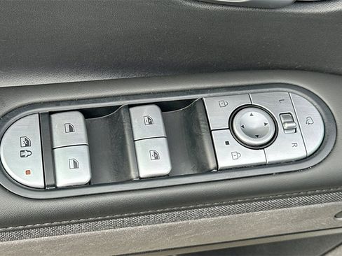 Used 2024 Hyundai Ioniq 5 Limited image 12