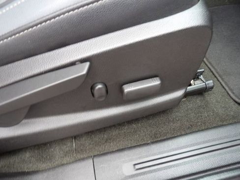 Used 2017 Chevrolet Colorado Z71 image 34