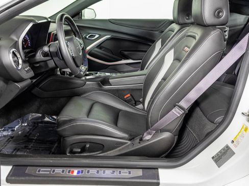 Used 2016 Chevrolet Camaro SS RWD image 29