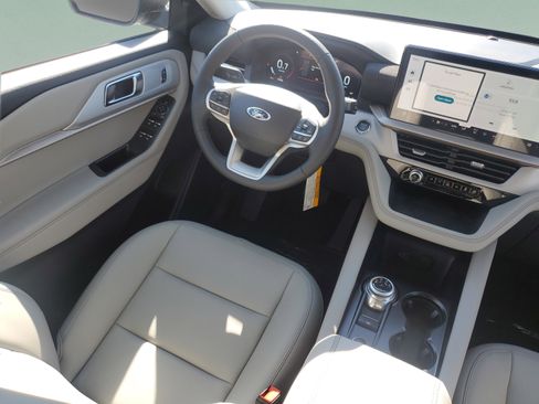 New 2026 Ford Explorer Active w/ Active Comfort Package AWD/4WD image 13