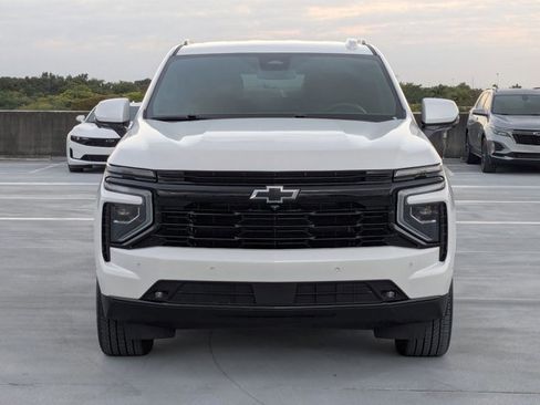 Used 2025 Chevrolet Suburban RST RWD image 2