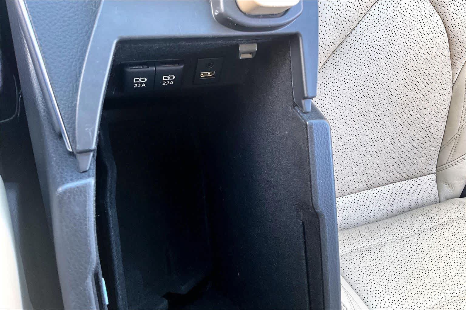 Used 2019 Toyota Avalon Limited FWD image 34