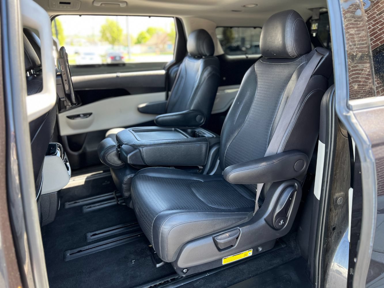 Used 2024 Kia Carnival SX Prestige FWD image 27