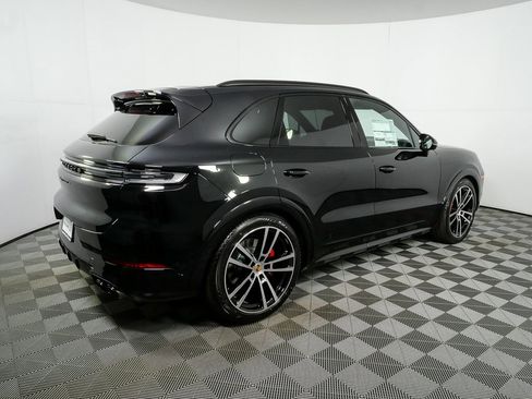 New 2026 Porsche Cayenne GTS image 31