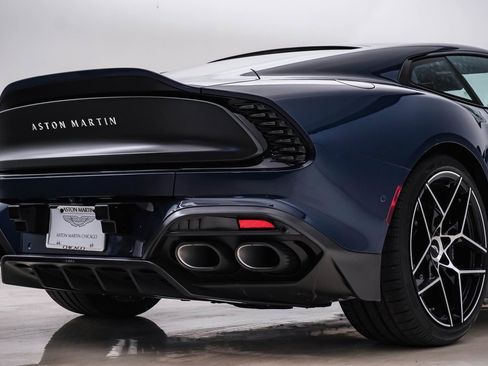 Used 2025 Aston Martin Vanquish image 13