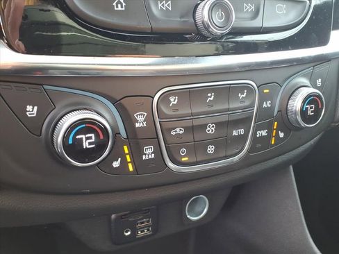 Used 2023 Chevrolet Traverse High Country image 22