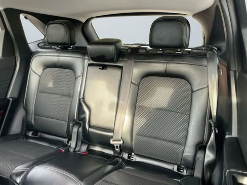 Used 2025 Ford Escape SE FWD image 9