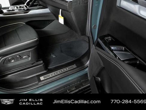New 2026 Cadillac Escalade Luxury w/ Touring Package AWD/4WD image 28