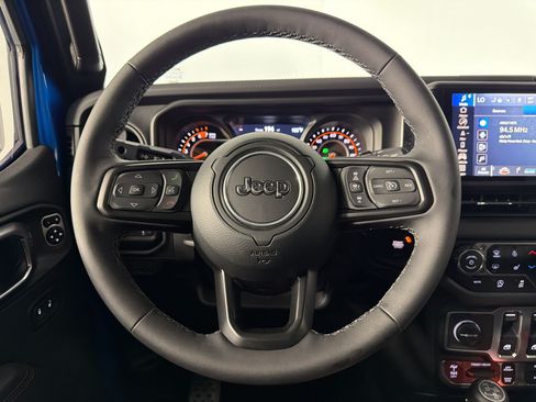 Used 2026 Jeep Wrangler Rubicon AWD/4WD image 9