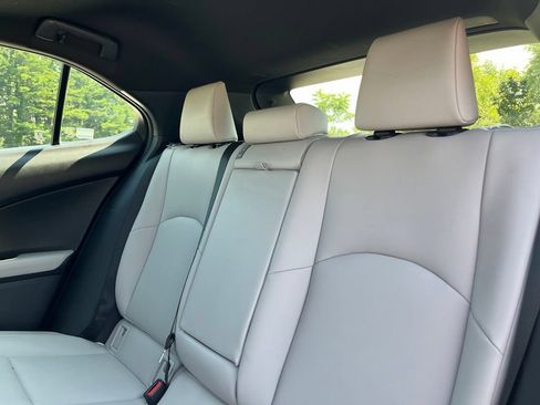 Used 2019 Lexus UX 250h w/ Premium Package AWD/4WD image 22