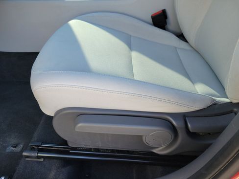 Used 2024 Hyundai Kona SE image 5