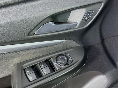 Used 2023 Chevrolet Bolt EUV LT FWD image 20