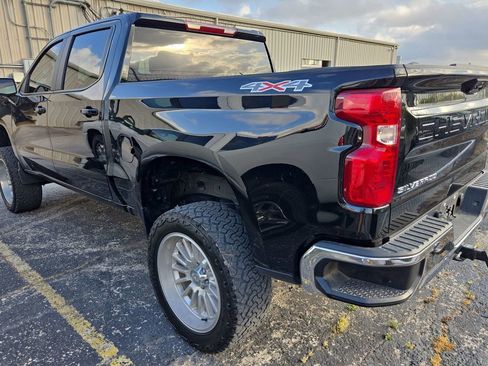 Used 2024 Chevrolet Silverado 1500 LT image 3