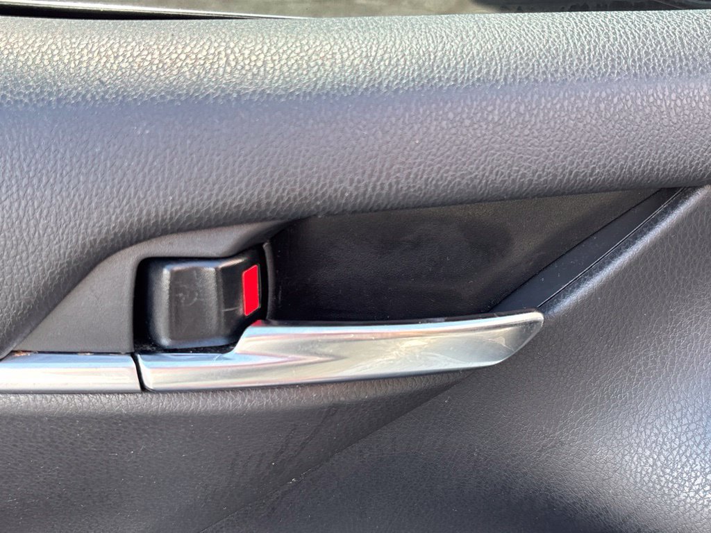 Used 2023 Toyota Camry SE FWD image 8