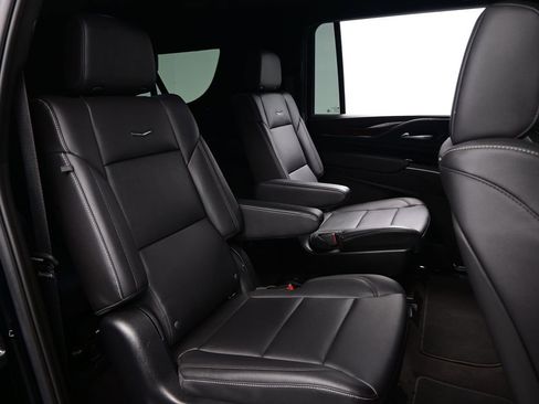 Used 2023 Cadillac Escalade ESV Luxury RWD image 41