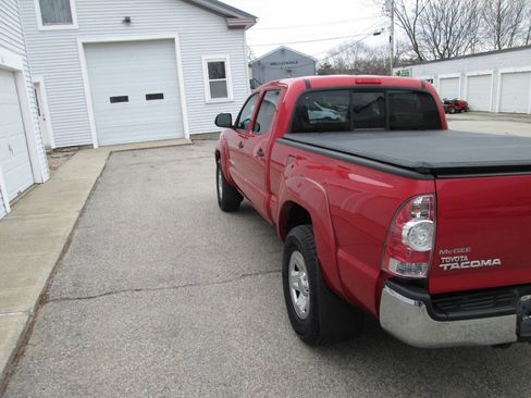 Used 2013 Toyota Tacoma SR5 w/ SR5 Pkg image 8