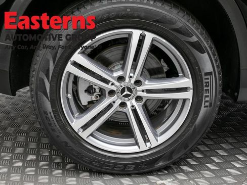 Used 2022 Mercedes-Benz GLC 300 4MATIC w/ Premium Package Lite image 31