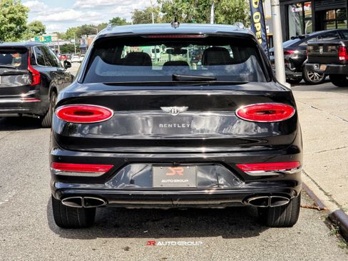 Used 2021 Bentley Bentayga AWD/4WD image 10