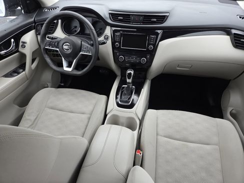 Used 2020 Nissan Rogue Sport SV w/ All-Weather Package image 21