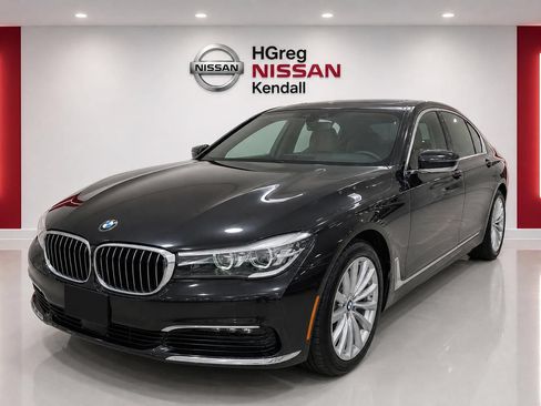 Used 2018 BMW 740i RWD image 3