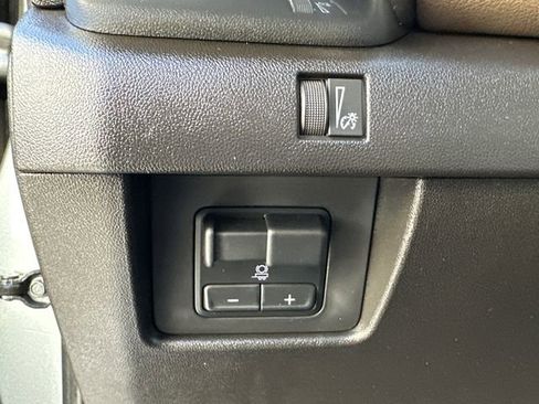 Used 2024 GMC Canyon Denali image 24